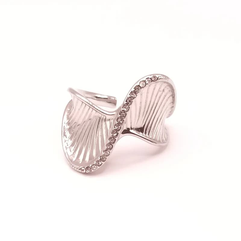 Bague vague argentée à motif éventail et strass - visuel catalogue